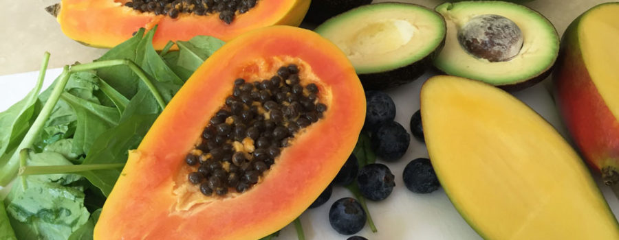 this perimenopause papaya and fibre rich smoothie helps to balance your hormones